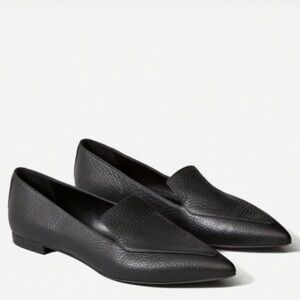 EVERLANE The Boss Flat Leather Pointed Loafers in Black - Size 7.5